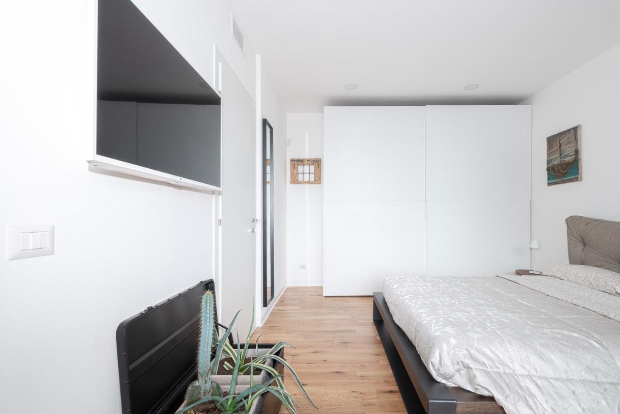 Appartamento Dany Con Vista Lago By Holiday Solutions Nesso Exterior foto